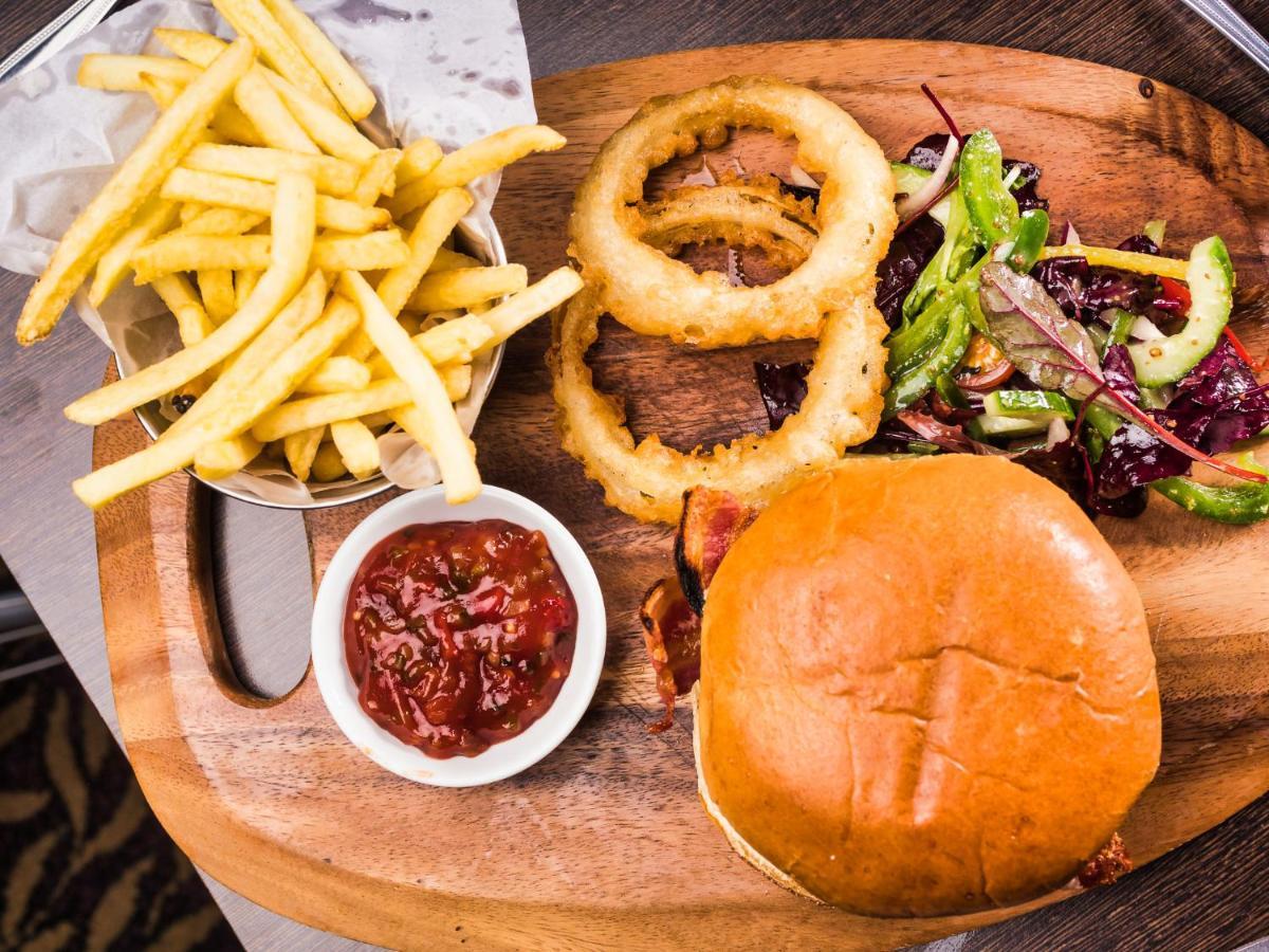 Bury Ramsbottom Old Mill Hotel And Leisure Club المظهر الخارجي الصورة