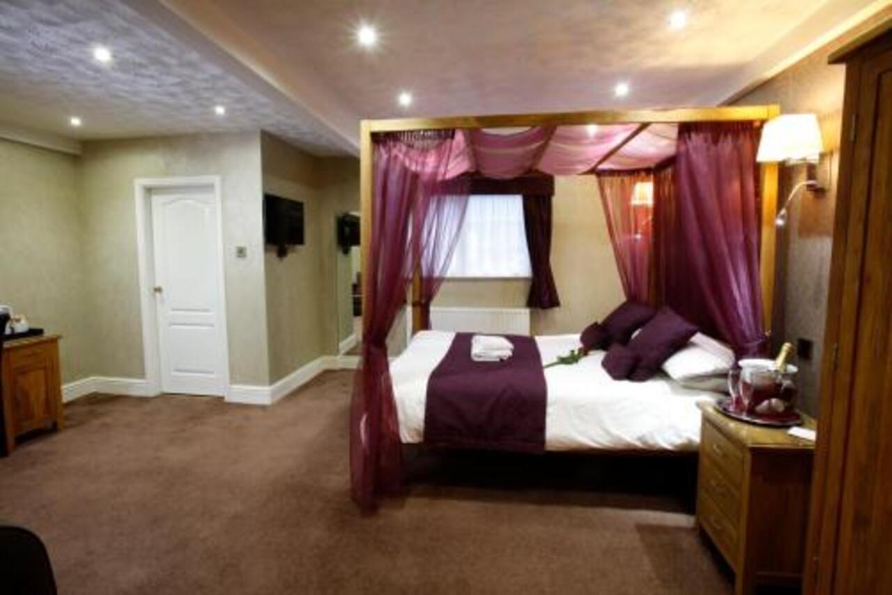 Bury Ramsbottom Old Mill Hotel And Leisure Club المظهر الخارجي الصورة
